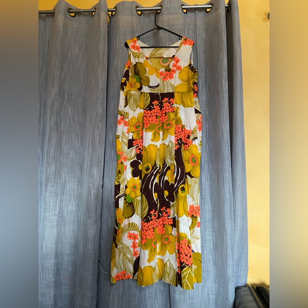 WHITE LOTUS fantasy dress, vintage tropical broadcloth, never worn. Size 4-6.